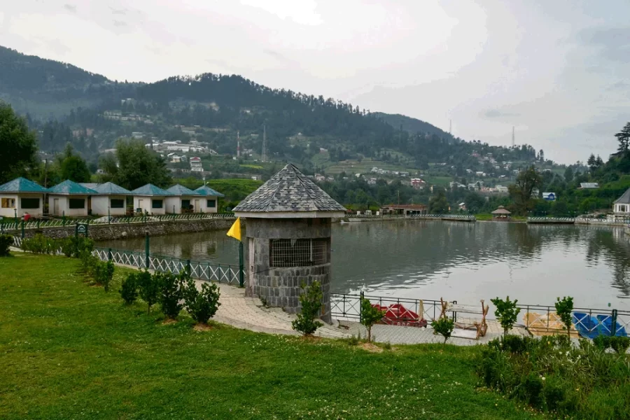 Experience Warwan Valley, Sarthal Devi Temple, Sinthan Top, Padri, Jai Valley, Gatha Lake, Gupt Ganga Seoj Meadow in Bhaderwah and Kishtwar Delights tour package.